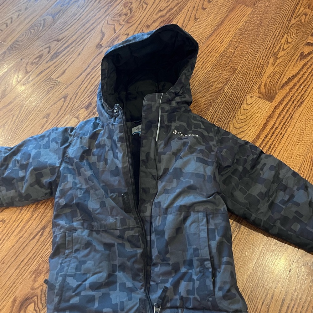 Columbia Kids Puffer Jacket in Black & Gray Camo